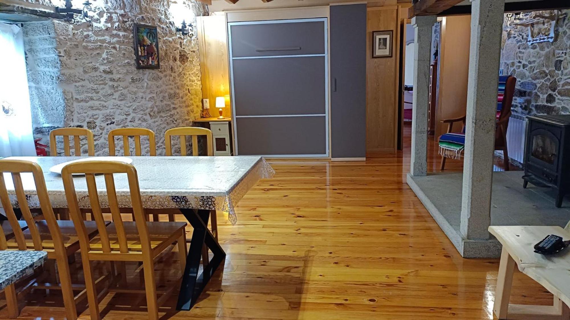 Casa Brues Pensionat Boborás Exteriör bild